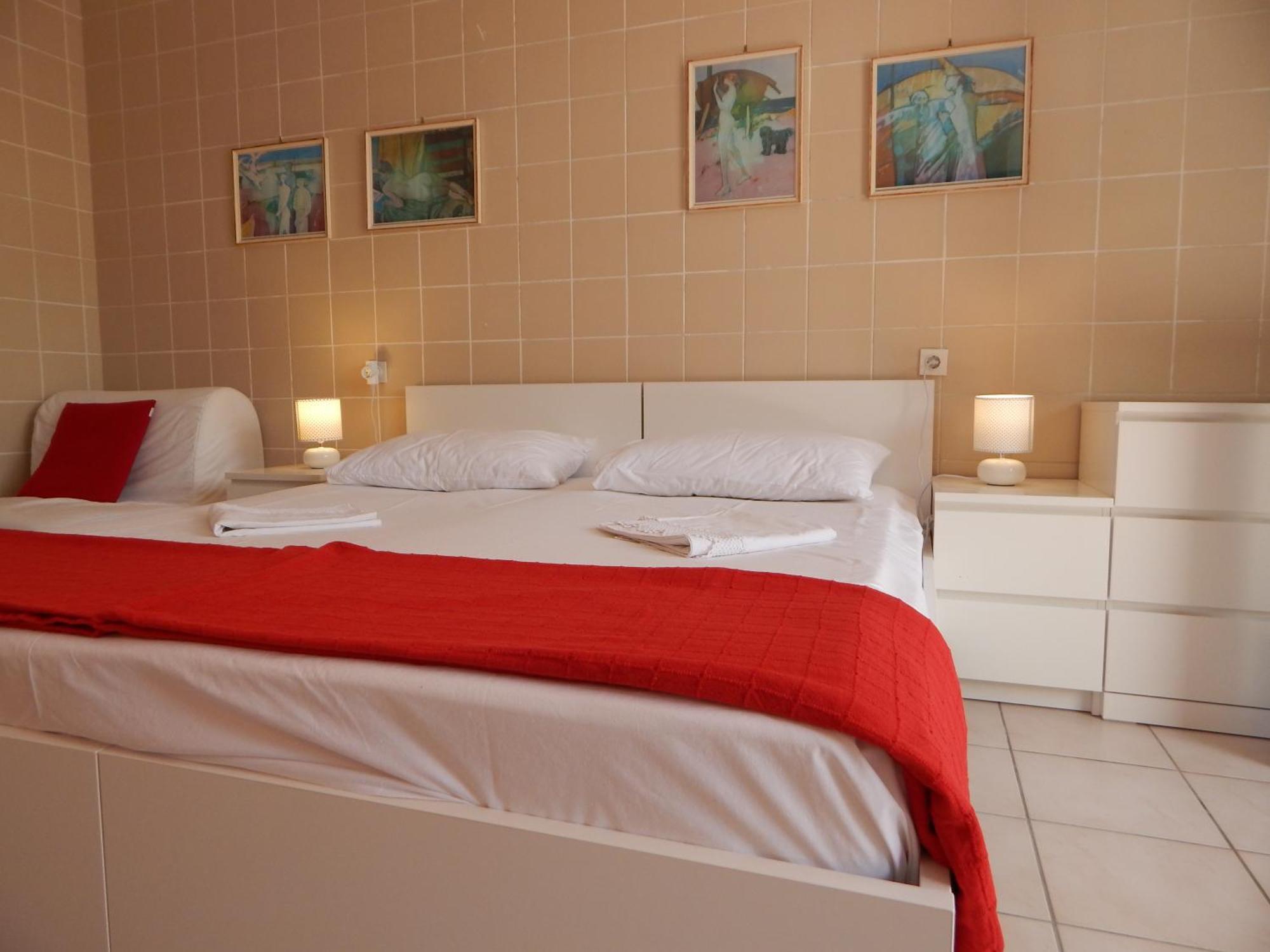 Apartmani Jutro Novalja Habitación foto